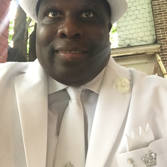 Meet your Posher, Myron - Picture 2 of 11